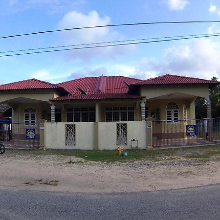 FBS Guesthouse Dungun Exterior foto