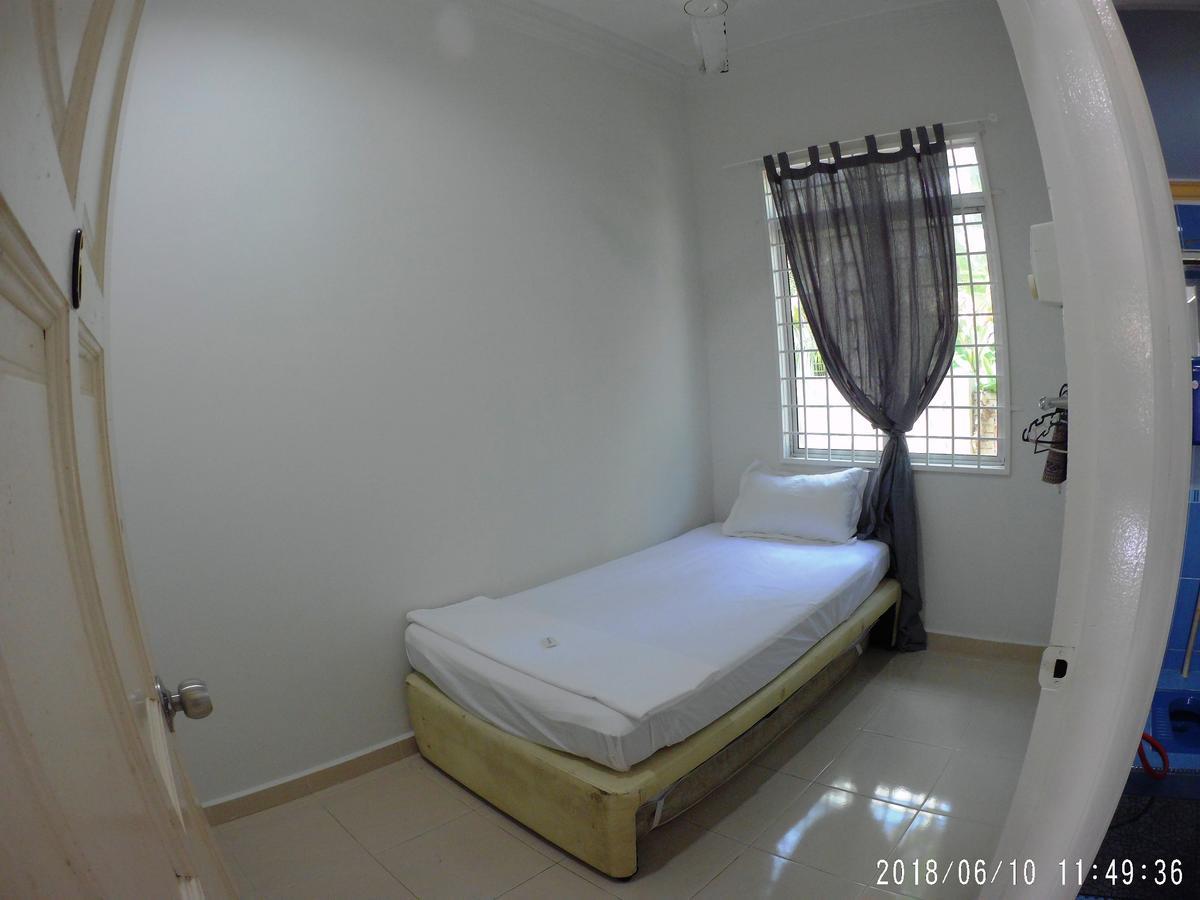 FBS Guesthouse Dungun Exterior foto